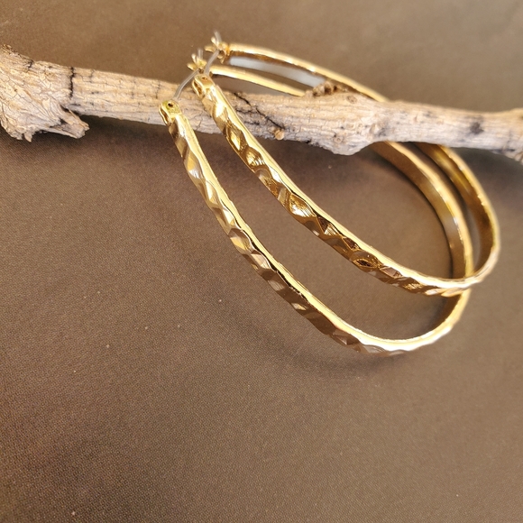 Tahari Gold Hammered Oblong Hoops Hoop Earrings - Picture 4 of 11